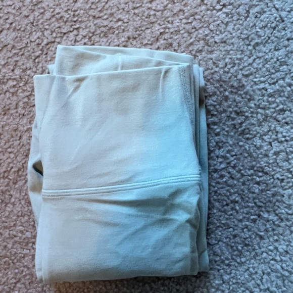 Aritzia TNA Light Leggings - Picture 2 of 5